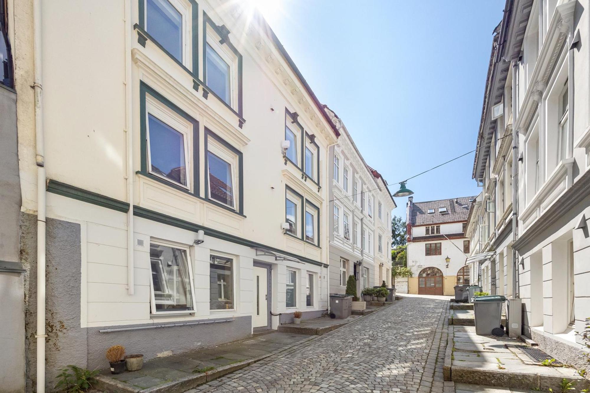 King Bed - Renovated 2024 - 2Br Behind Bryggen Apartment Bergen Ngoại thất bức ảnh
